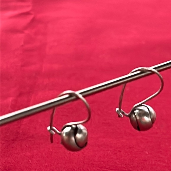 Silver earrings - Picture 5 of 8